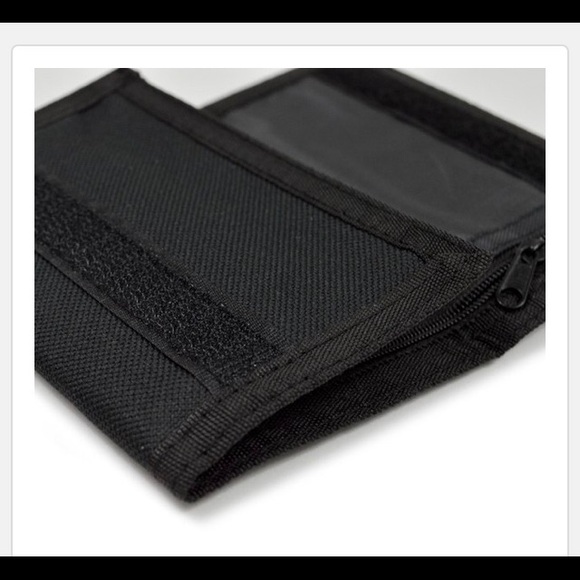 PATRIOTIC NOVELTY SOCKS & AMERICAN FLAG WALLET SET - Picture 7 of 8